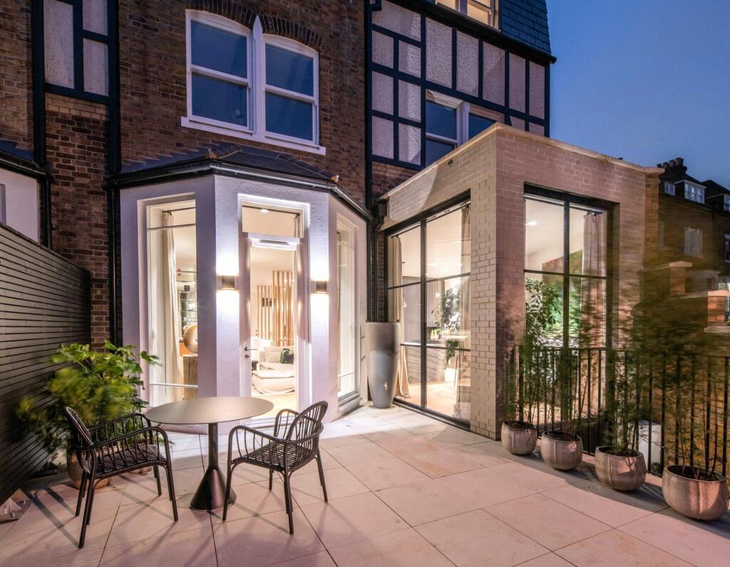 Builder in Maida_Vale