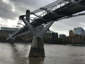 Sightseeing, Millennium Bridge