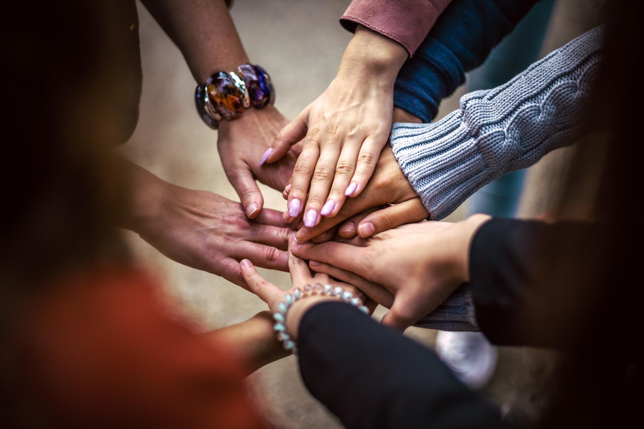 IT Univers team, tilknyttede konsulenter, kompetencer i it, vi udvikler e-learning til jer