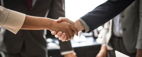 body-language-business-etiquette-businesspeople-1179804