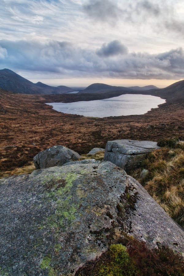 Naturaleza irlandesa de la novela La maldición de Kylemore