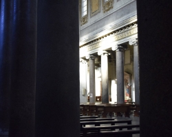 Rom är fullt av vackra kyrkor. Vi har tur med ljuset. Nästan gudalikt.