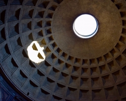 Här har vi Pantheon och hålet rakt upp i himmelen