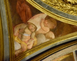 Massor av vackra fresker ser vi i kyrkorna, som denna ofta från 1500-talet