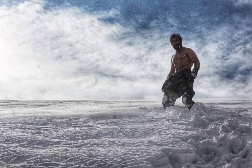 یک ورزش‌کار غوری تمرینات زمستانی خود را به هدف جمع‌آوری کمک به نیازمندان آغاز کرد
