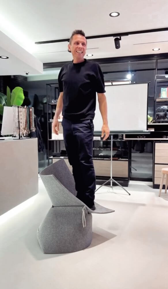 felt chair test Hamme on stage (BE)  2024