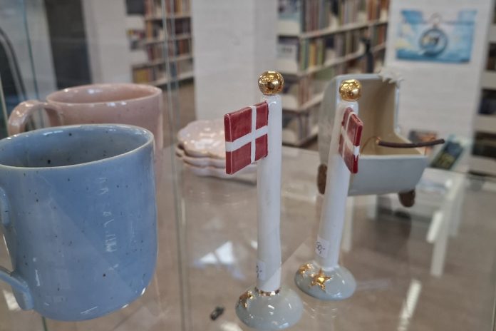 Keramiske værker af Anne Marie Hassing udstillet på bibliotek i Pandrup og Aabybro