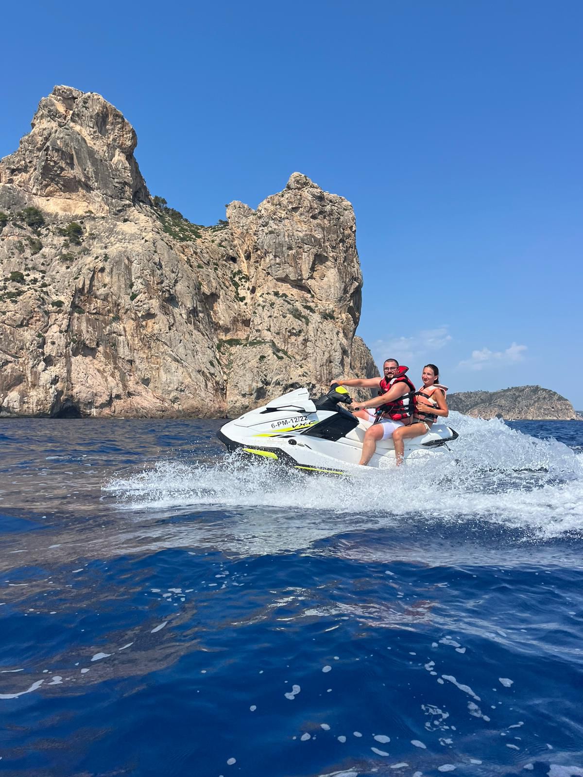 riding-jet-ski