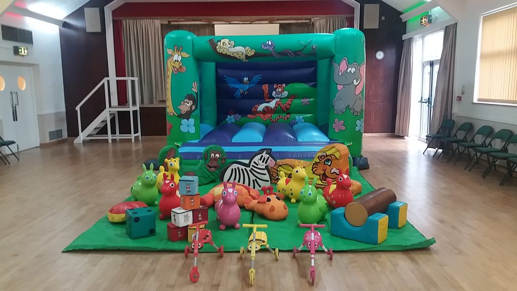 Jungle bouncy castle hire for children Hedge End Southampton Eastleigh