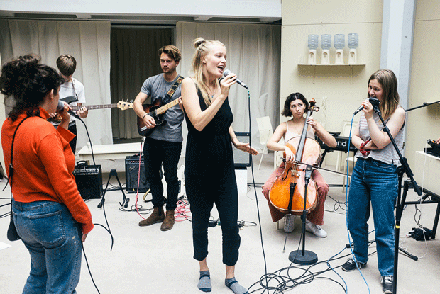 Musiklinjen på Johan Borups, musikundervisning, sangskrivning, musikskole