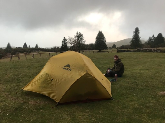 Jon og MSR-telt på teltpladsen Terreiros på Madeira.