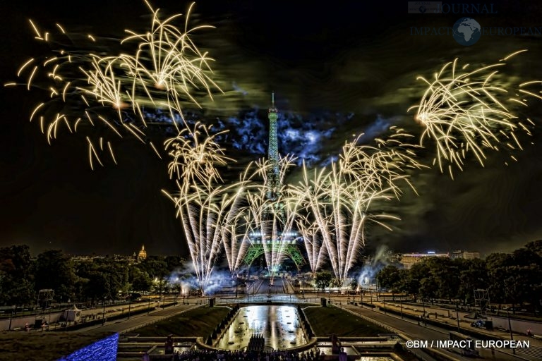 Feux d'artifices tour Eiffel 2022 036