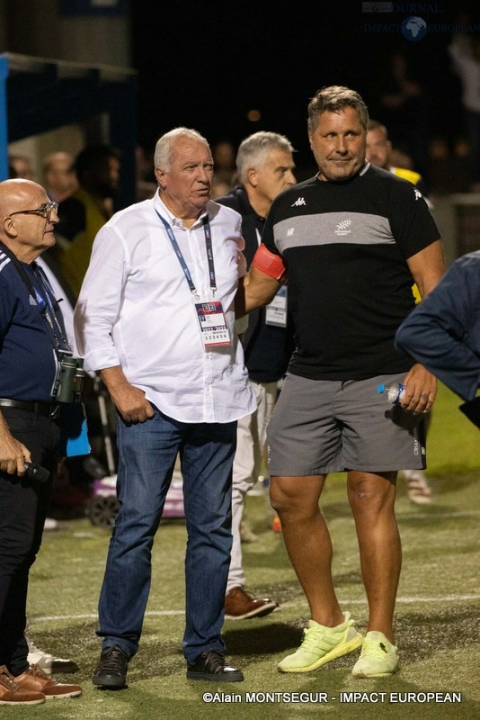 Alain Carré, président de l'USC ( chemise blanche ) et  Mauricio Reggiardo manager général de Provence rugby