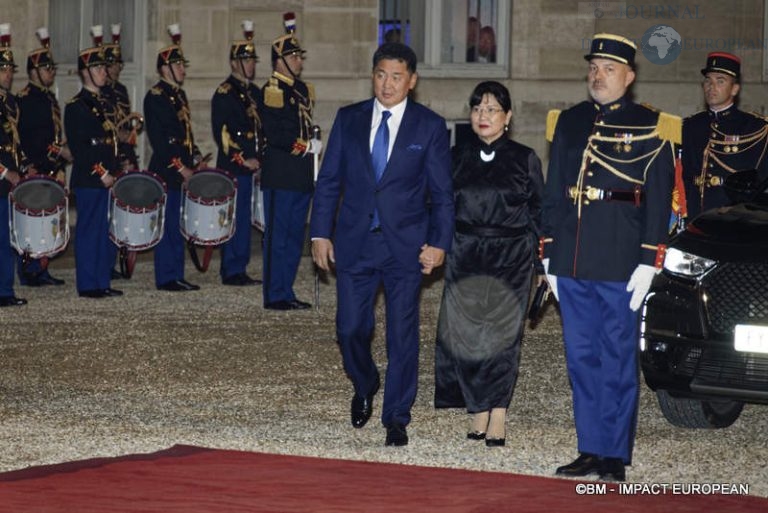 Le président de Mongolie Ukhnaagiin Khürelsükh et son épouse madame Luvsandorj Bolortsetseg.