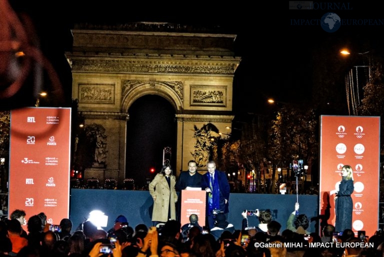 IMG_7278Champs-Élysées illuminati