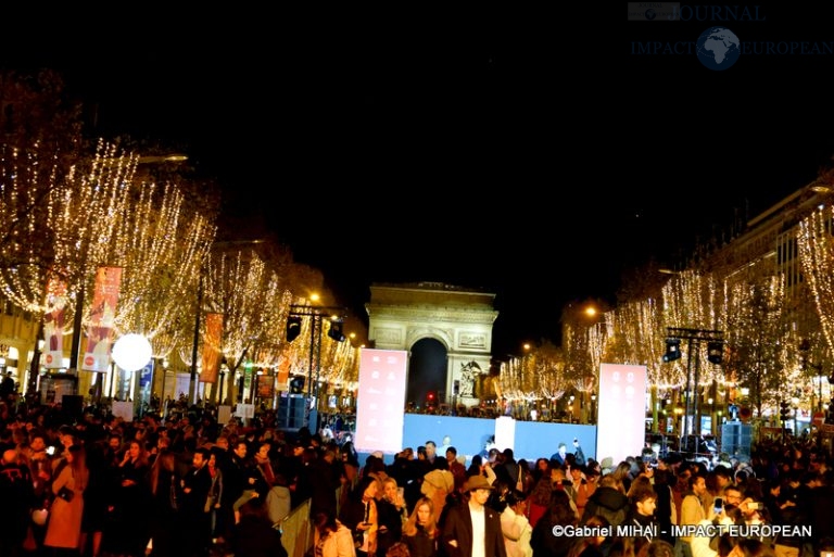 IMG_7393Champs-Élysées illuminati