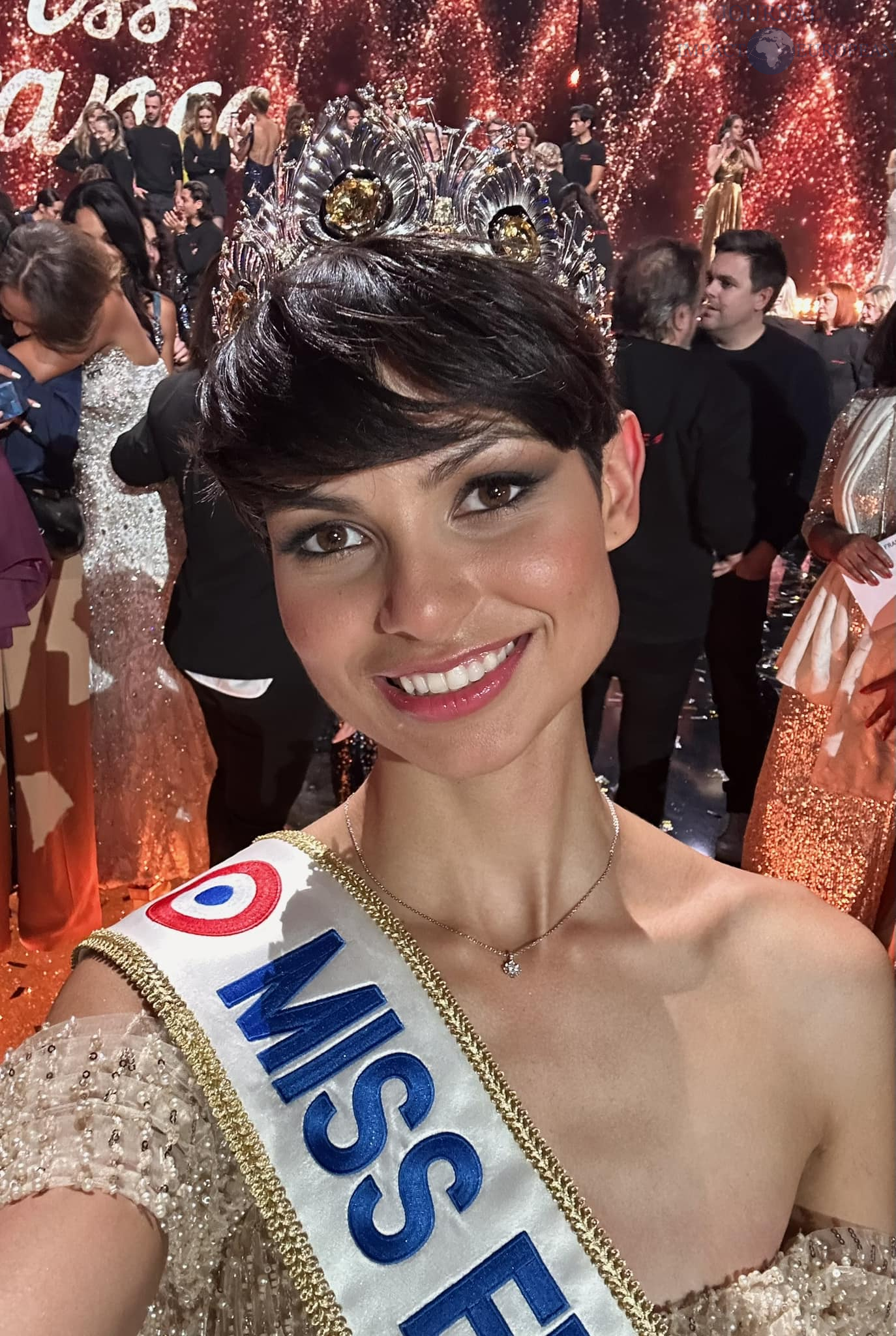 Miss France 2024 Eve Gilles, son look est un nouveau code miss et un