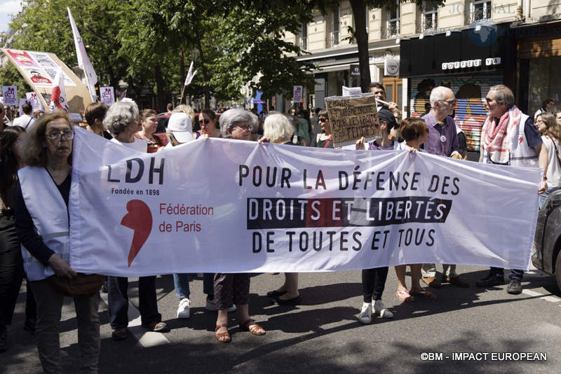 Marche contre l'extrême droite 37