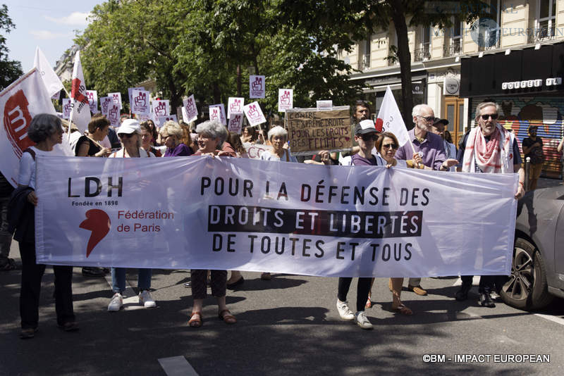 Marche contre l'extrême droite 38