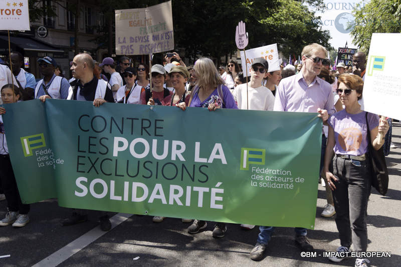 Marche contre l'extrême droite 44