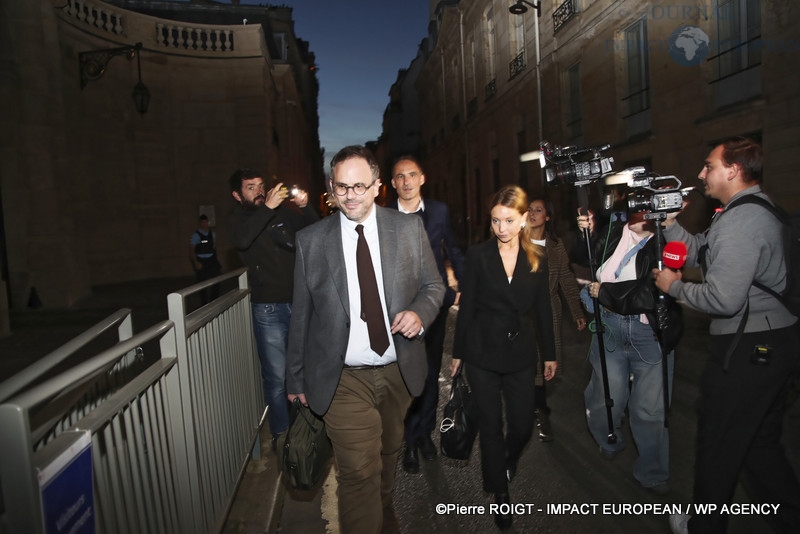A27I4426Crise politique Matignon