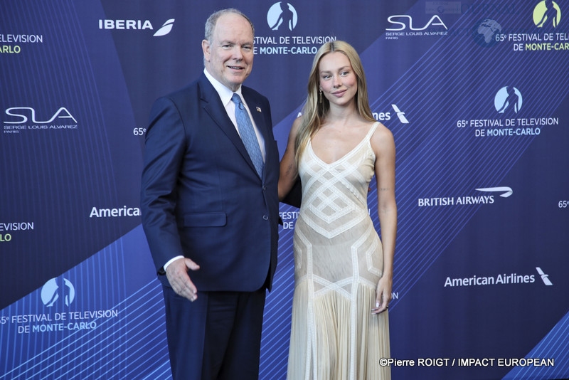 Albert II de Monaco et l'actrice Ester Exposito à la 65 e édition du Festival de Télévision de Monte-Carlo, le 12 juin 2026.
