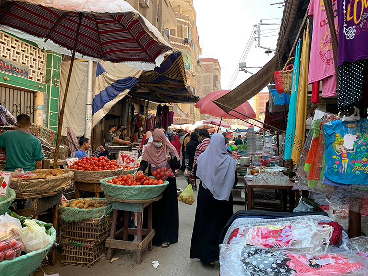 Masks in Street Markets <br srcset=