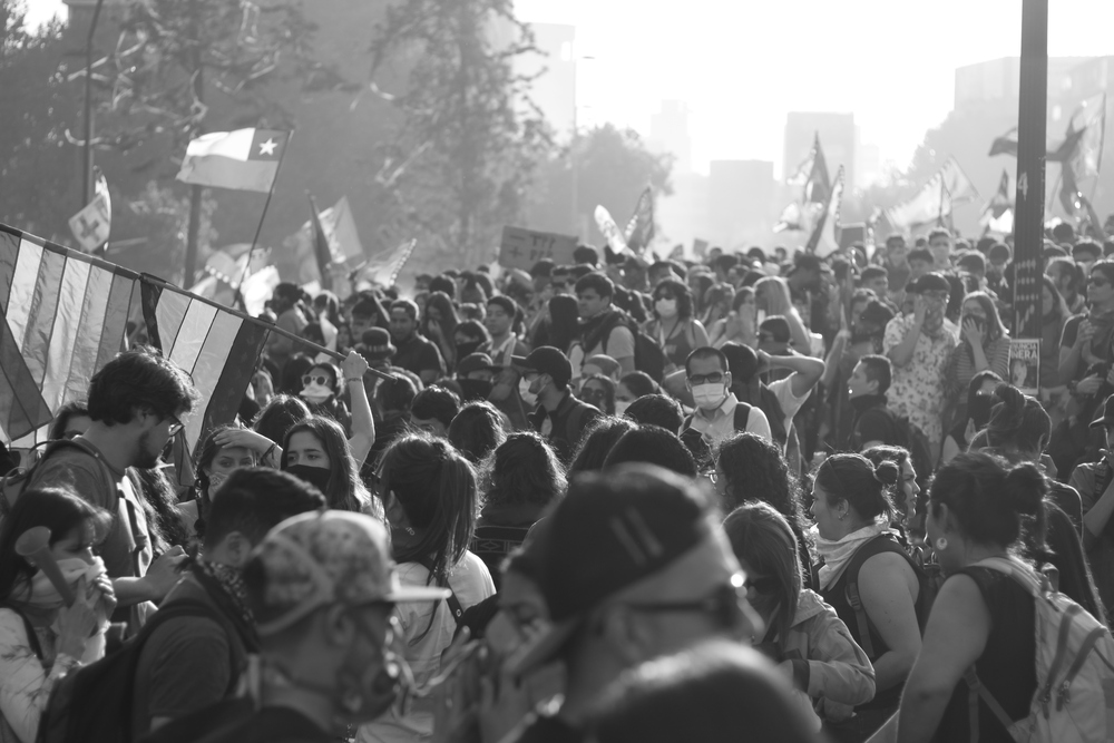 Crowded but With Masks: On the Resilience of an Unfair Mobility, Reflections From Santiago, Chile <br srcset=