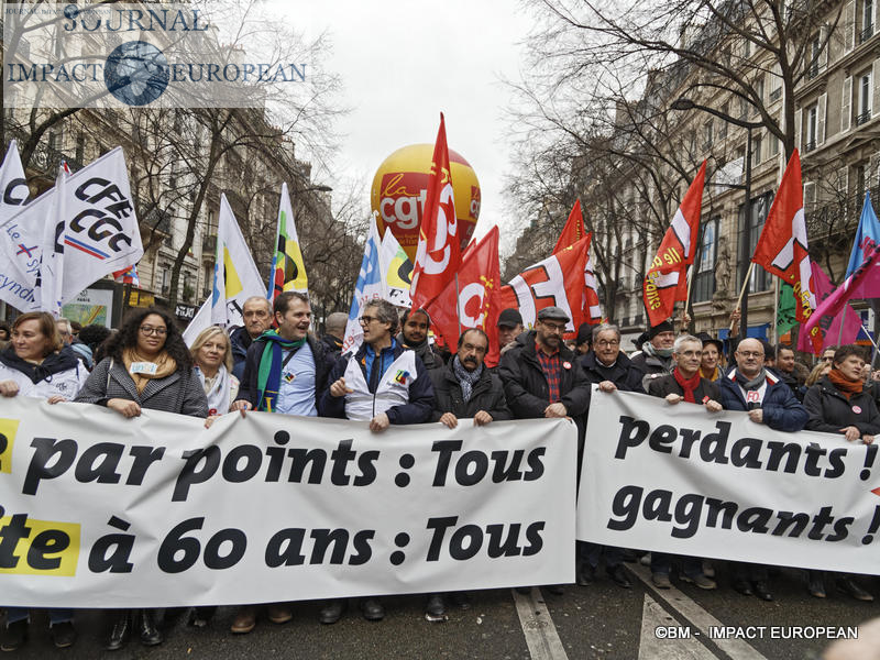 Réforme des retraites: journée de fortes tensions entre manifestants et forces de l’ordre
