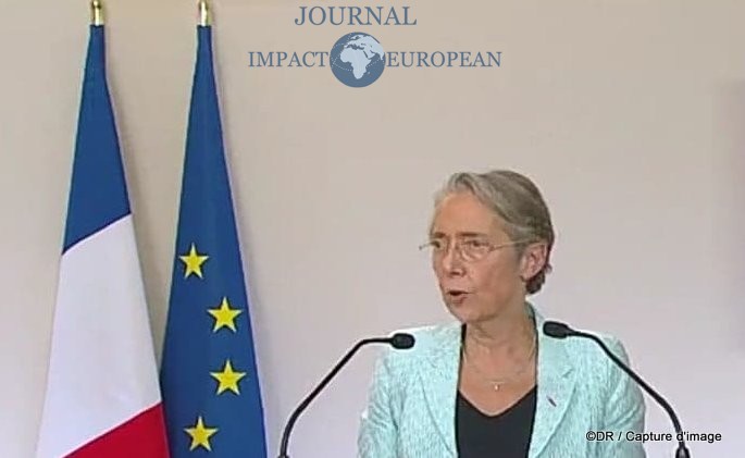 Elisabeth Borne (Ministre de la transition écologique et solidaire, chargée des transports)