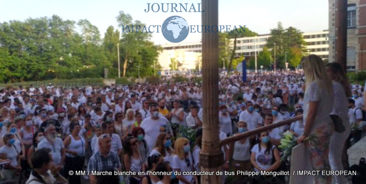 Marche blanche en l'honneur du conducteur de bus Philippe Monguillot