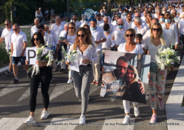 Marche blanche en l'honneur du conducteur de bus Philippe Monguillot