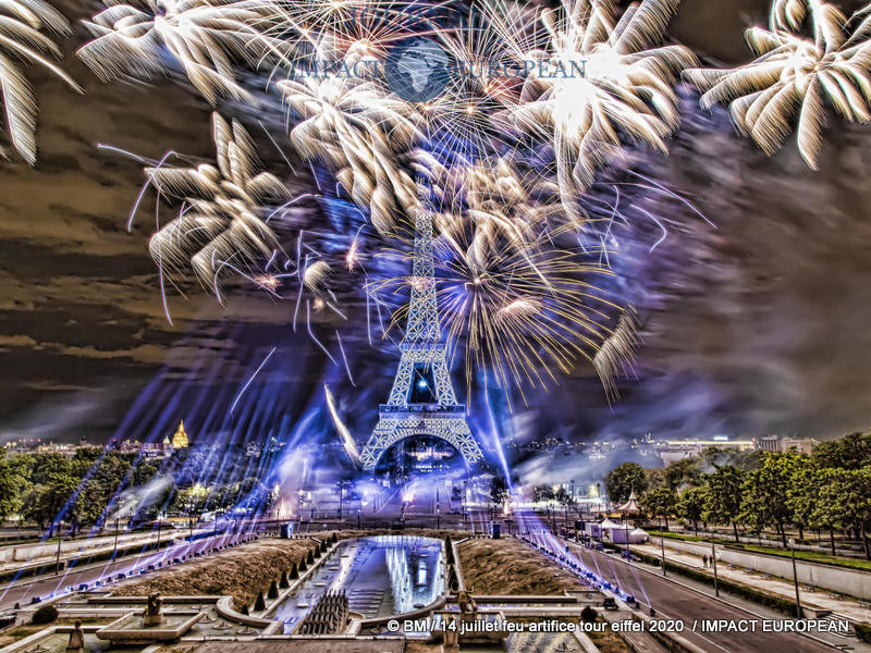 feu artifice tour eiffel 2020 08