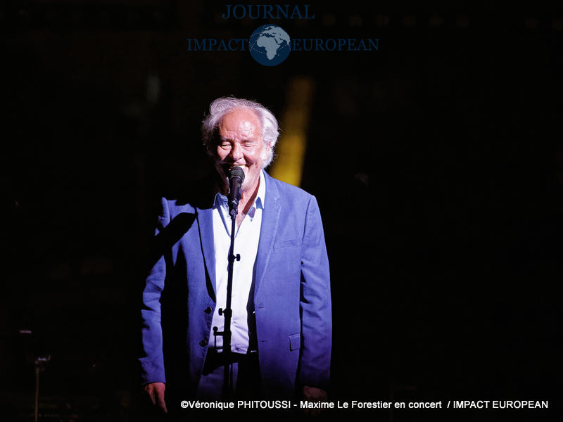 Maxime Le Forestier en concert sur la scène flottante d’Agde