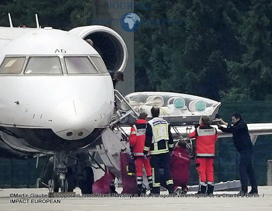 L’avion a atterri à l'aéroport Tegel avec à son bord Alexeï Navalny
avec à son bord Alexeï Navalny