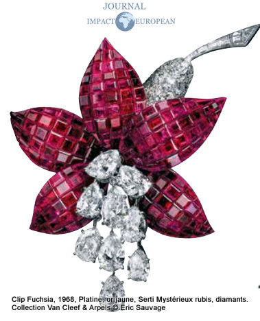 Clip Fuchsia, 1968, Platine, or jaune, Serti Mystérieux rubis, diamants. Collection Van Cleef & Arpels © Eric Sauvage