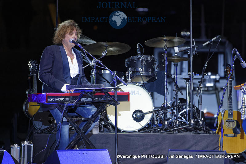 JEF SÉNÉGAS en concert sur la scène flottante d’Agde