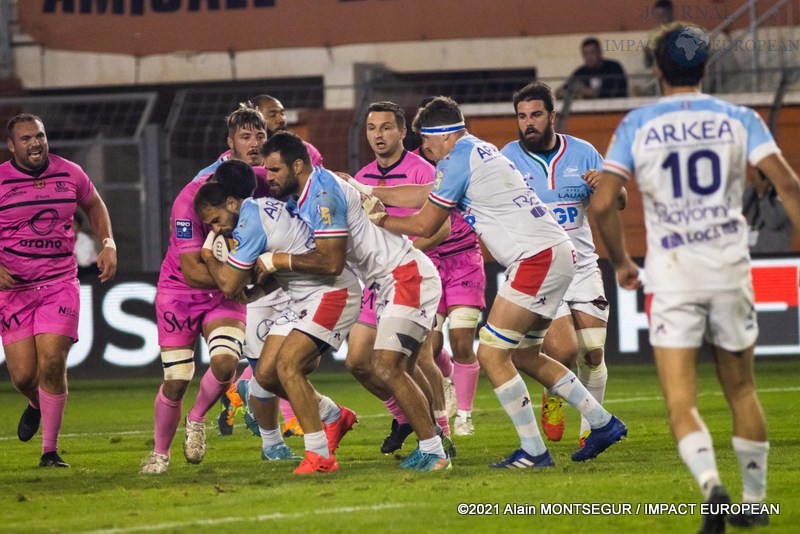 Bayonne s’impose à Narbonne:  le Racing Club Narbonnais s’est lourdement incliné contre l’Aviron Bayonnais (9-35)