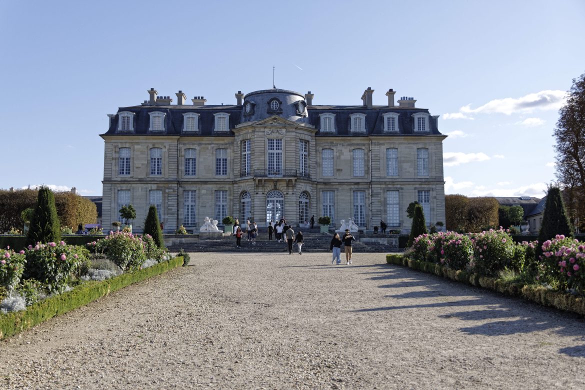 LE CHATEAU DE CHAMPS OU L’ART DE VIVRE A LA FRANCAISE DU XVIIIème SIECLE