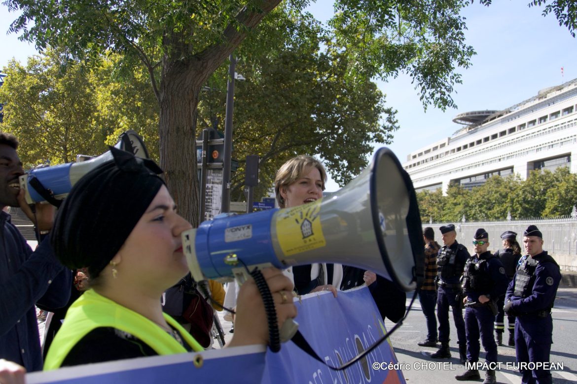 Rassemblement face à Bercy contre la hausse de loyer de 3,5% à partir du 1er octobre