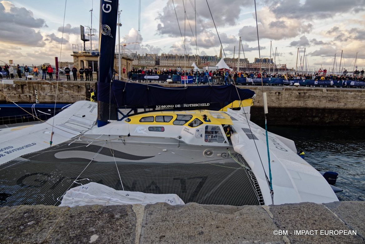 Charles Caudrelier remporte la Route du rhum et bat le record a la barre de Gitana 17