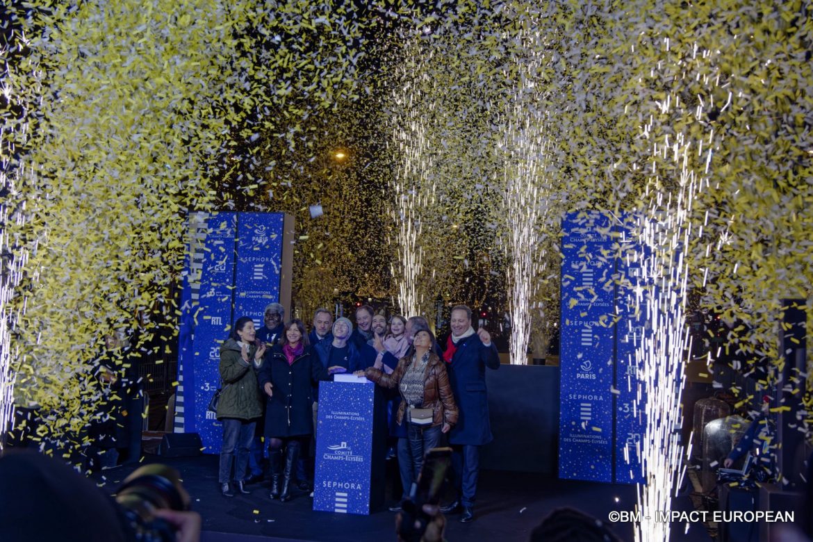 Illuminations Champs Elysées – sobriété énergétique : Tahar Rahim allume les Champs-Élysées et Louane éteindre les Champs-Élysées