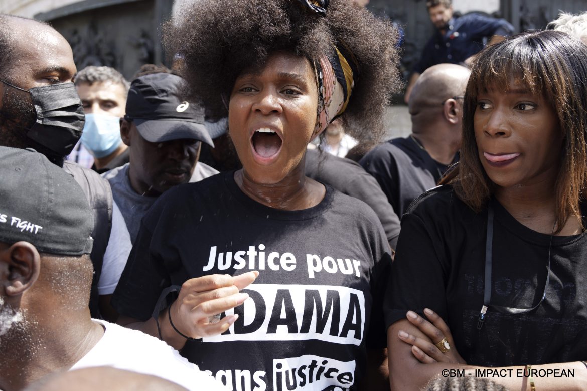 Rassemblement en mémoire d’Adama Traoré: une procédure judiciaire ouverte contre sa sœur Assa et garde à vue pour son frère Youssouf