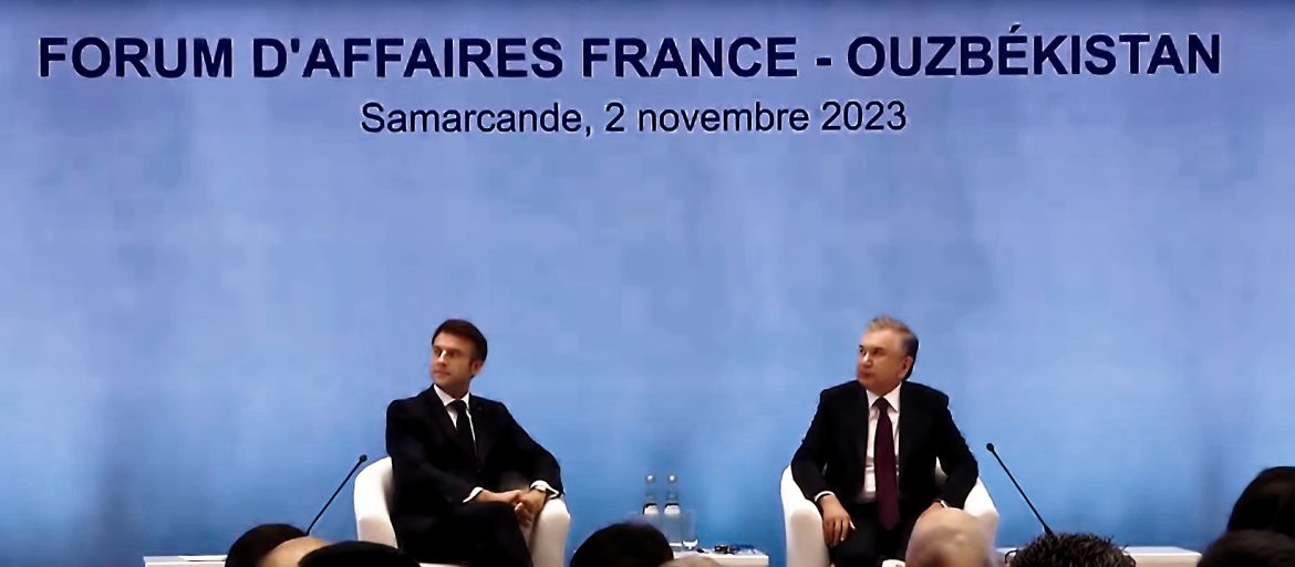 Emmanuel Macron arrive en Ouzbékistan, pour le forum d’affaires franco-ouzbek