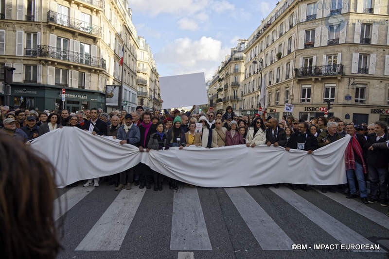 Paris: le monde de le culture a marché pour l’union et la paix en silence