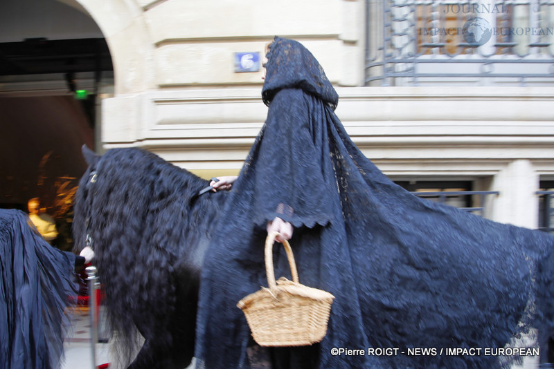 Les personnalités plus présentes que jamais à  la Paris Fashion Week