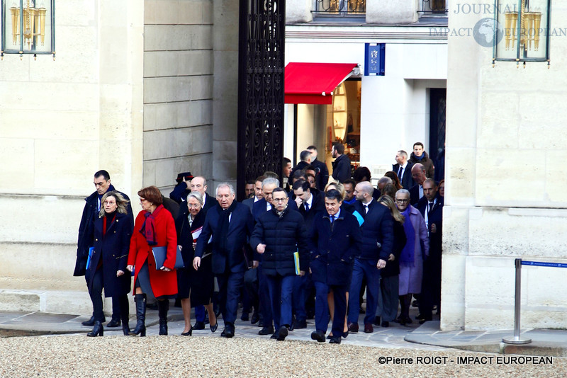 Les ministres réunis à l’Elysée pour un premier Conseil du gouvernement Bayrou