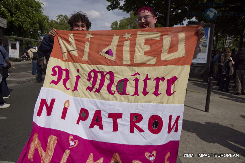 La communauté LGBTQIA+ a manifesté contre le pouvoir de l’extrême droite