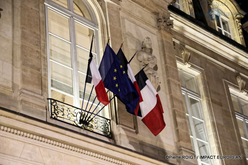 Un temps en cache toujours un autre : La France face à sa dette et à l’impasse économique