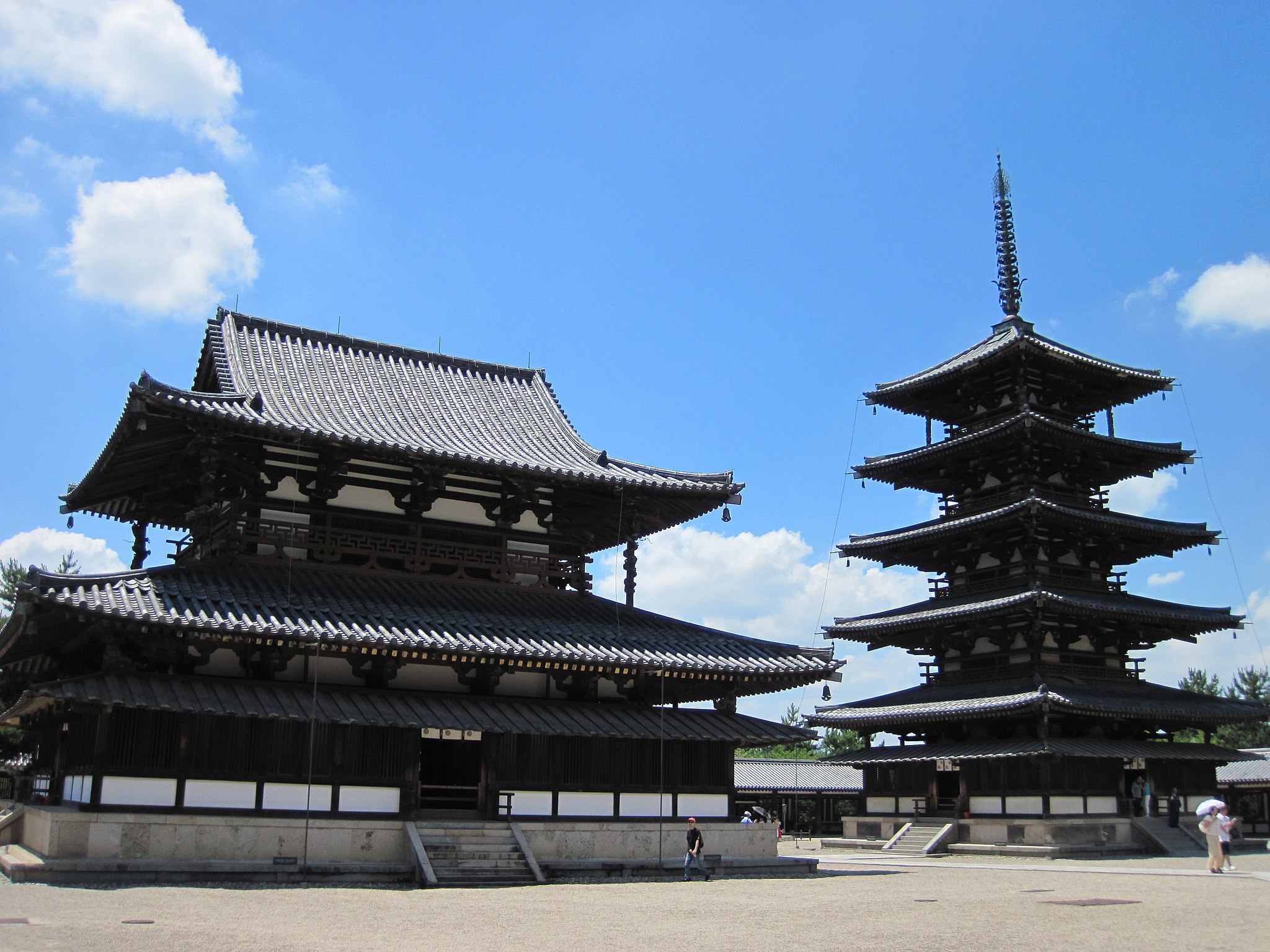 2048px-Horyu-ji_National_Treasure_World_heritage_国宝・世界遺産法隆寺85